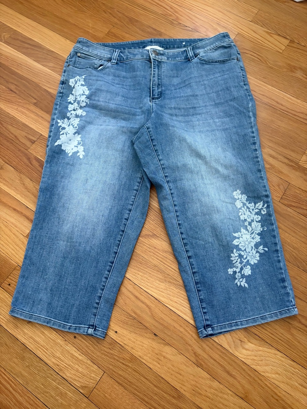 CJ Banks Light Blue Cropped Floral Embroidered Ankle Jeans